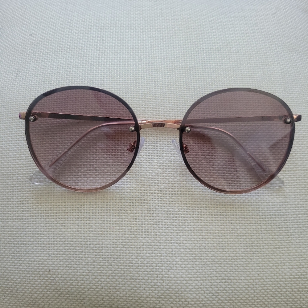 Round sunglasses 🕶